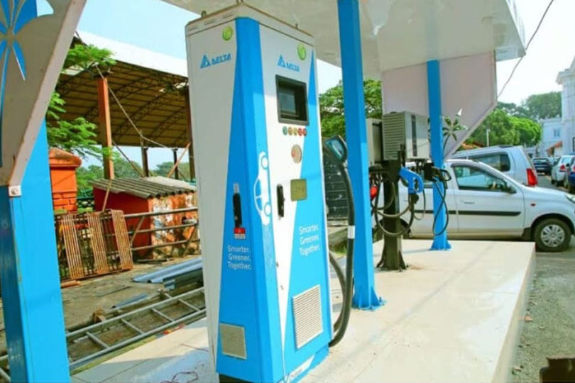 ഇലക്ട്രിക് വാഹനങ്ങളും പബ്ലിക് ചാർജ്ജിങ് സ്റ്റേഷനുകളും കുതിച്ചുയരുന്നു 